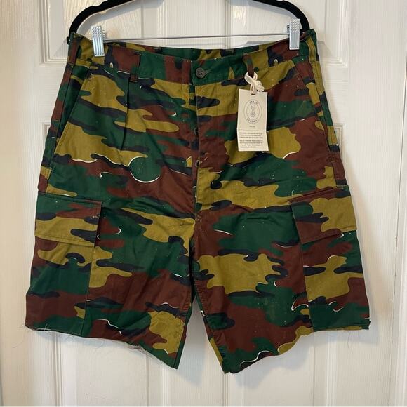 Urban Renewal Vintage Cut Off Cargo Shorts - Picture 1 of 5